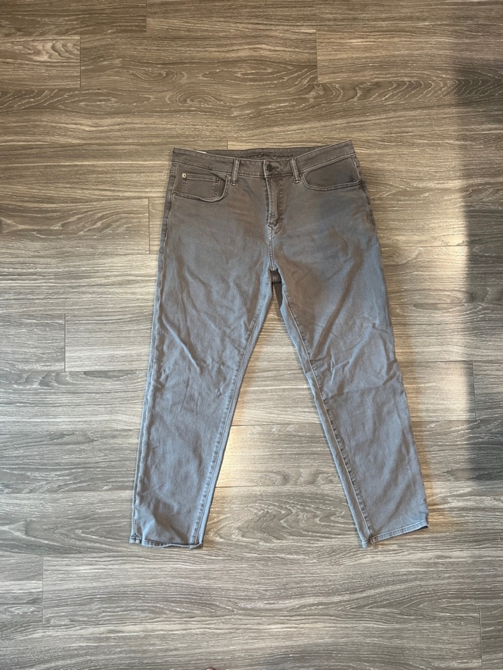 American Eagle Outfitters Men’s Slim Straight Jeans in Gray